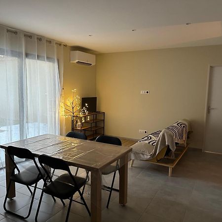 Maison T3 Dans Un Village Calme Saint-Mitre-les-Remparts Buitenkant foto