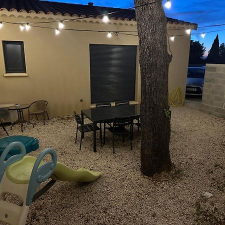 Maison T3 Dans Un Village Calme Saint-Mitre-les-Remparts Buitenkant foto