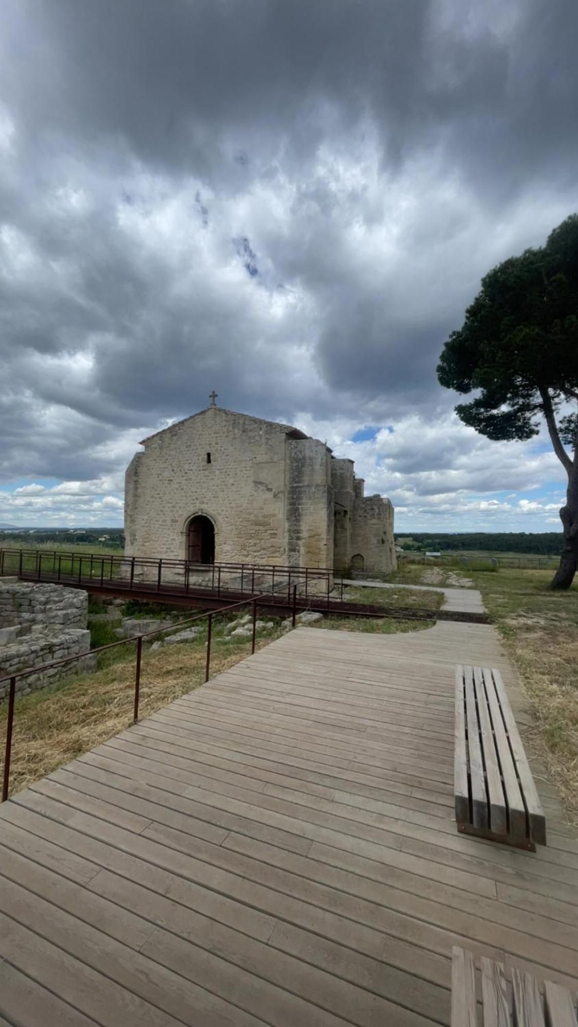 Maison T3 Dans Un Village Calme Saint-Mitre-les-Remparts Buitenkant foto