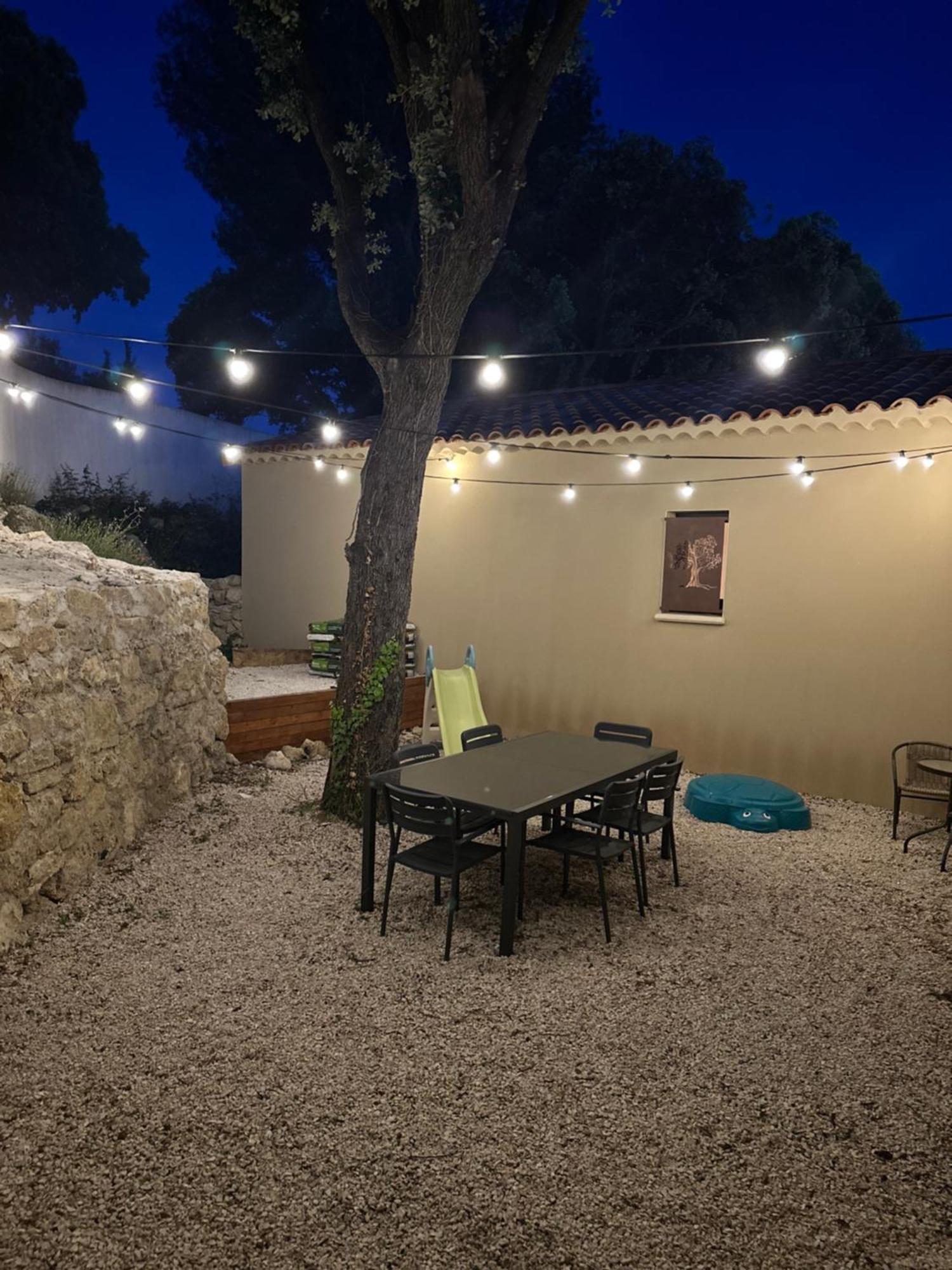 Maison T3 Dans Un Village Calme Saint-Mitre-les-Remparts Buitenkant foto
