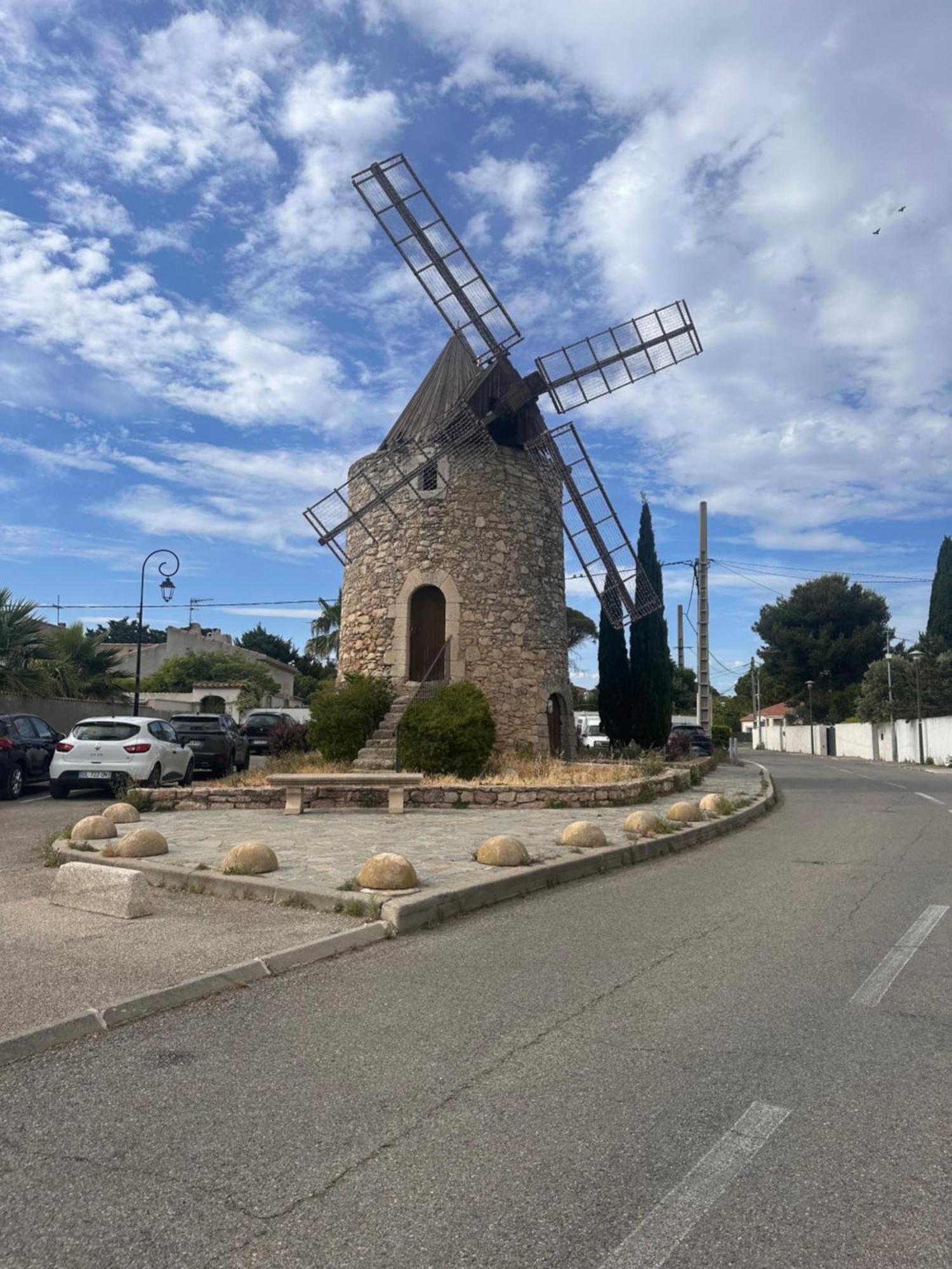 Maison T3 Dans Un Village Calme Saint-Mitre-les-Remparts Buitenkant foto
