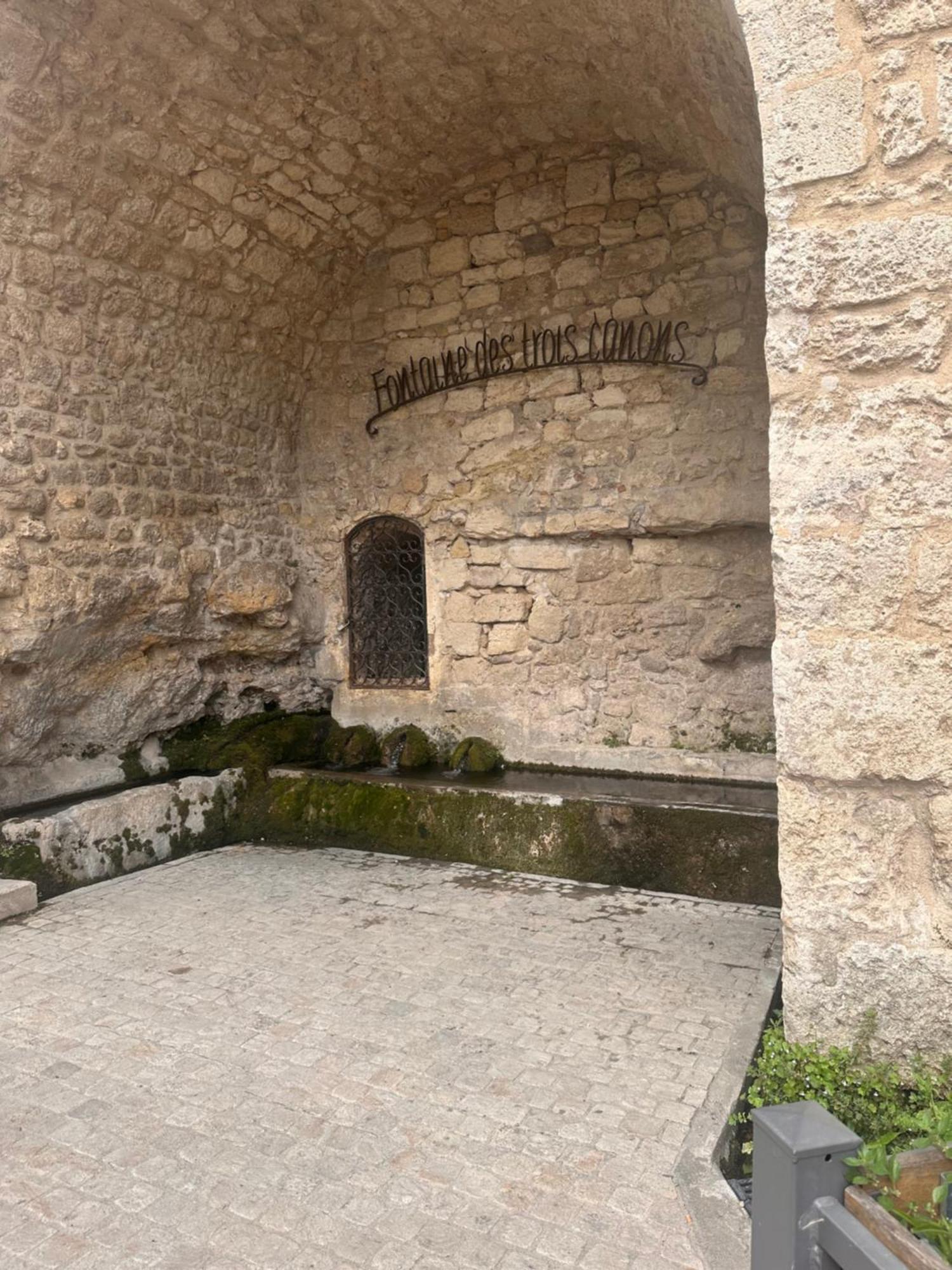 Maison T3 Dans Un Village Calme Saint-Mitre-les-Remparts Buitenkant foto
